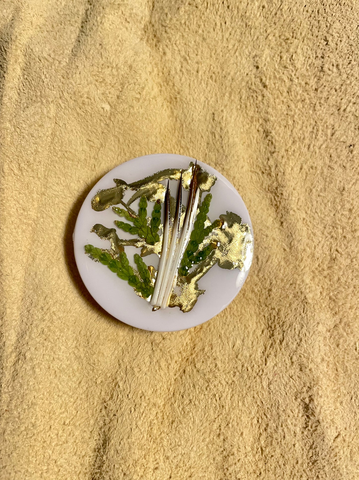 Quill & Cedar Gold Flaked Phone Grip